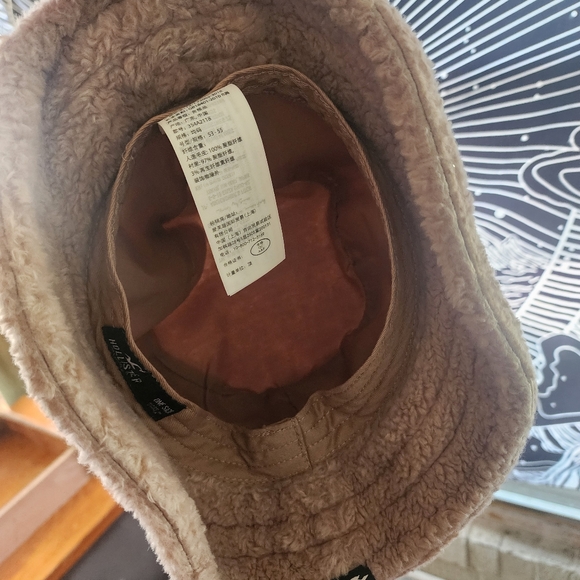 Furry bucket hat - Picture 3 of 3